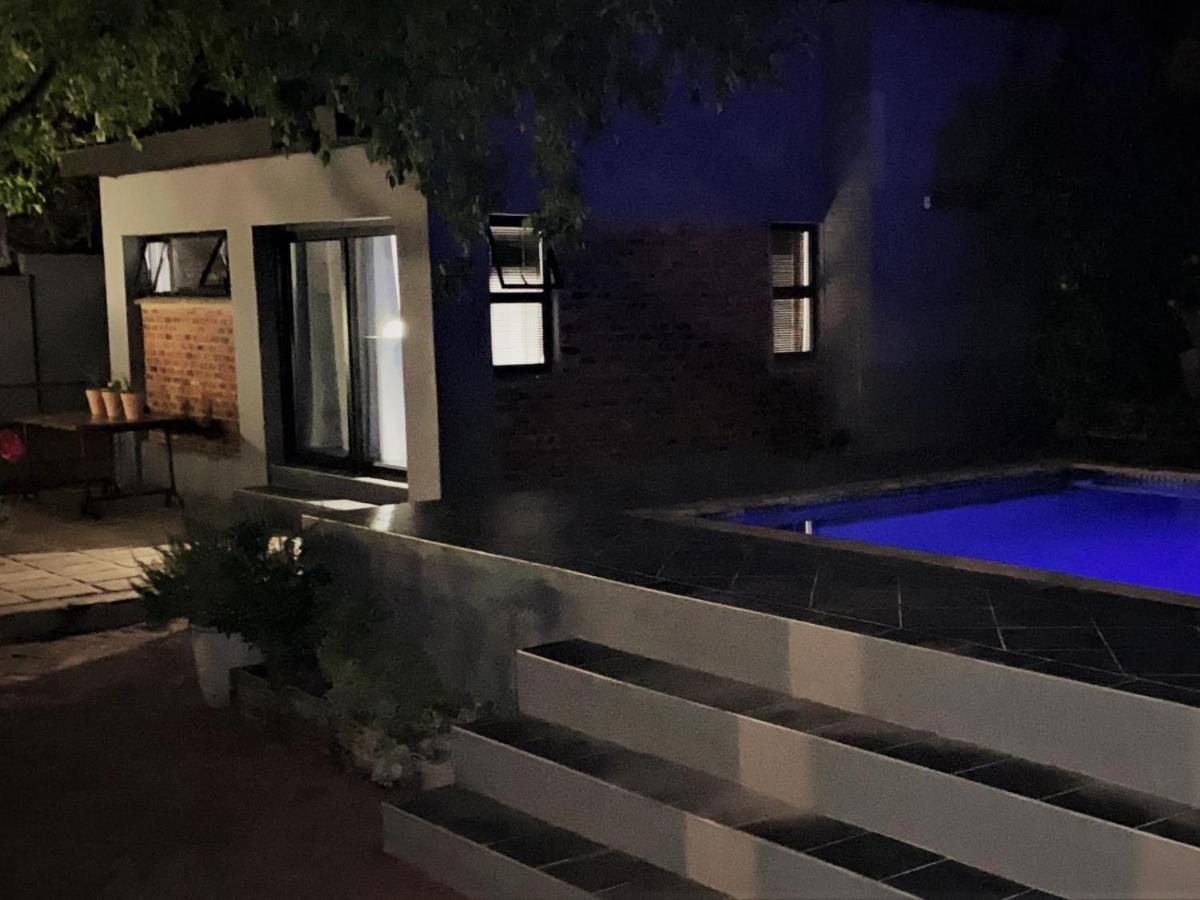 46 On Allcock Guest Apartment & Luxury Room Pretoria-Noord Buitenkant foto